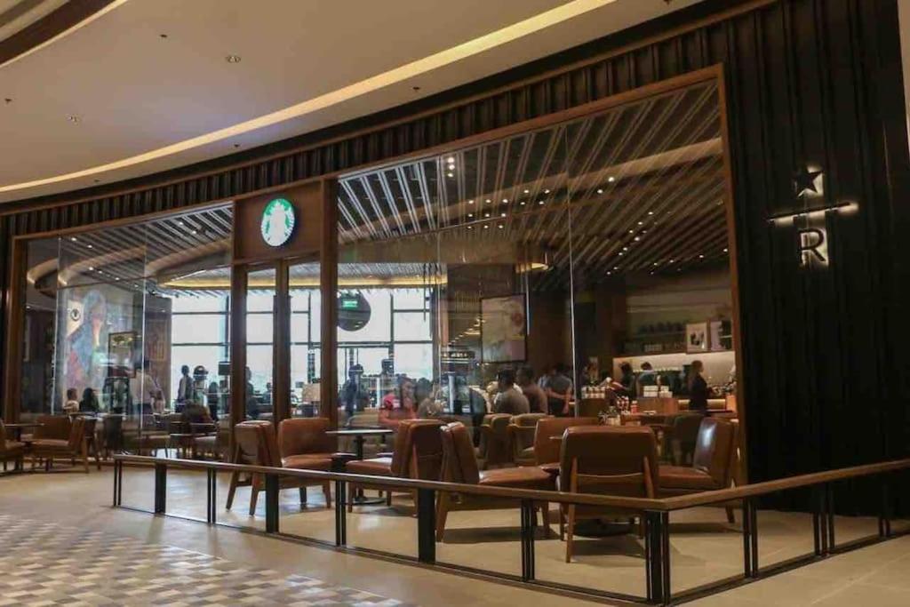 Apartment In Air Residences, Makati With Wifi, Netflix, Pool, Mall And More Manila Exterior foto