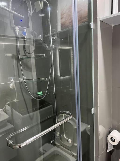 Apartment In Air Residences, Makati With Wifi, Netflix, Pool, Mall And More Manila Exterior foto