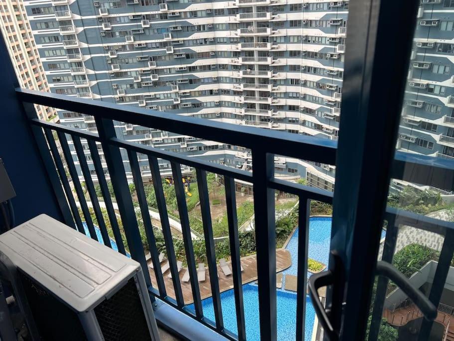 Apartment In Air Residences, Makati With Wifi, Netflix, Pool, Mall And More Manila Exterior foto