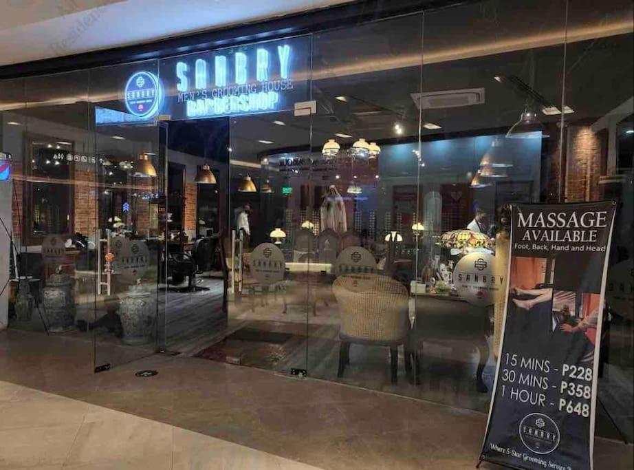 Apartment In Air Residences, Makati With Wifi, Netflix, Pool, Mall And More Manila Exterior foto